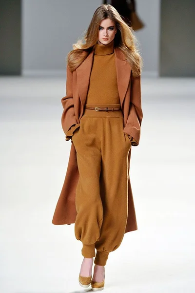 Look 14